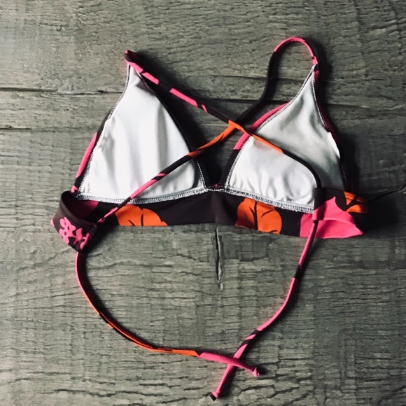 Triangle bikini 👙 top. - Picture 2 of 2